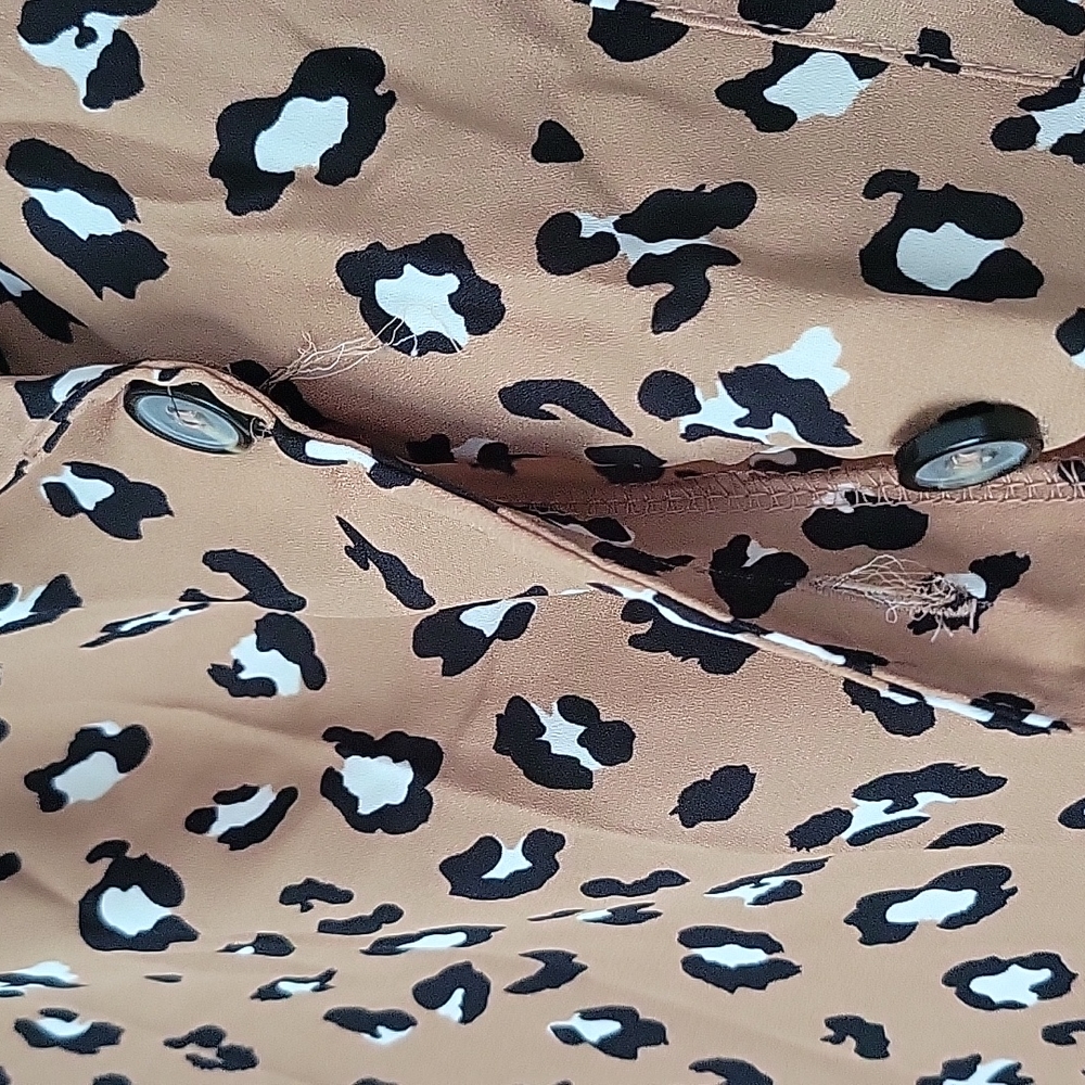 Leopard button down top - Picture 4 of 4